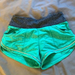 Zella Yoga Shorts with pockets, size XS